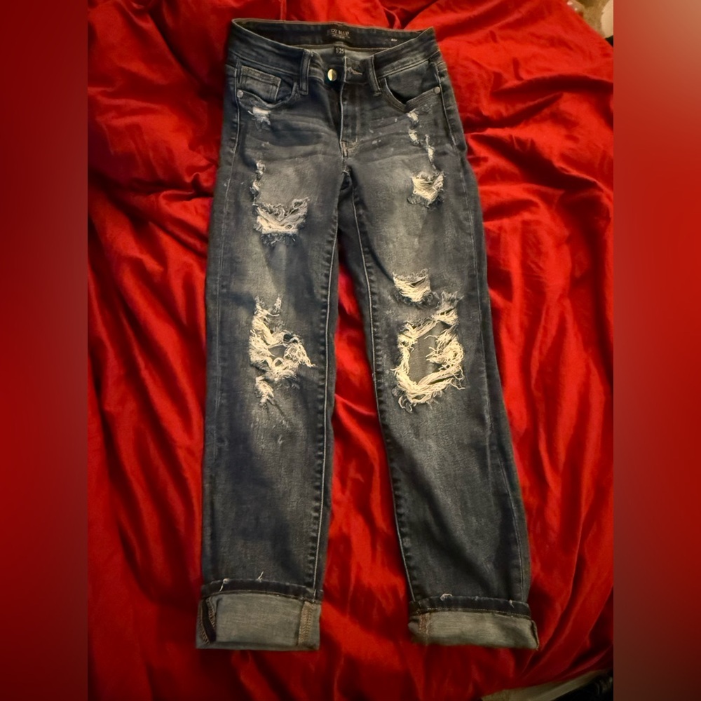 Judy Blue Distressed Boyfriend Jeans in Dark Blue
